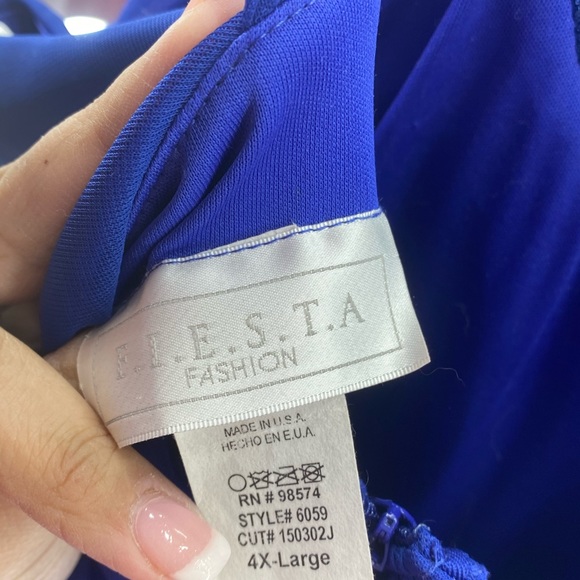 Long formal dress - Picture 2 of 8